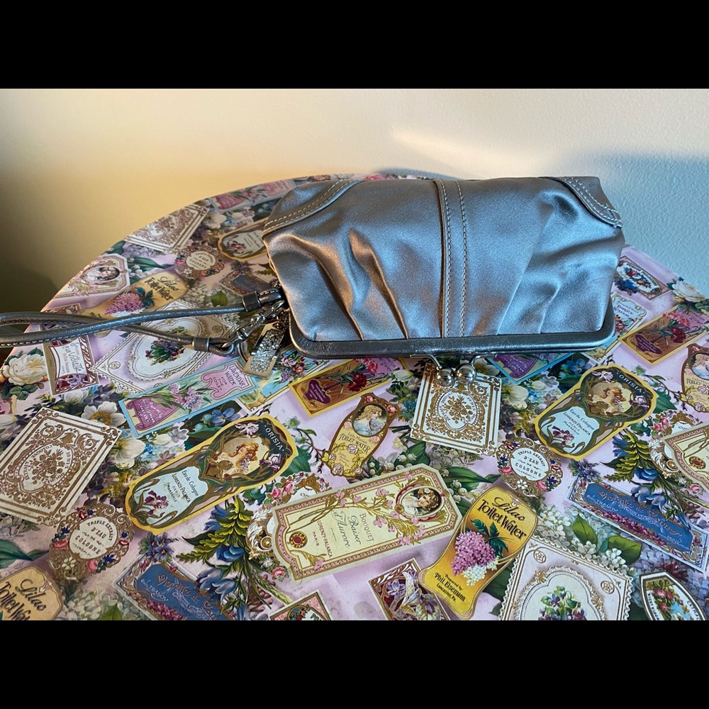 Coach evening bag/wristlet leather strap Metallic